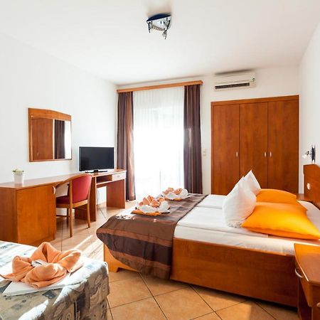 Guesthouse Villa Adria Малинска Экстерьер фото