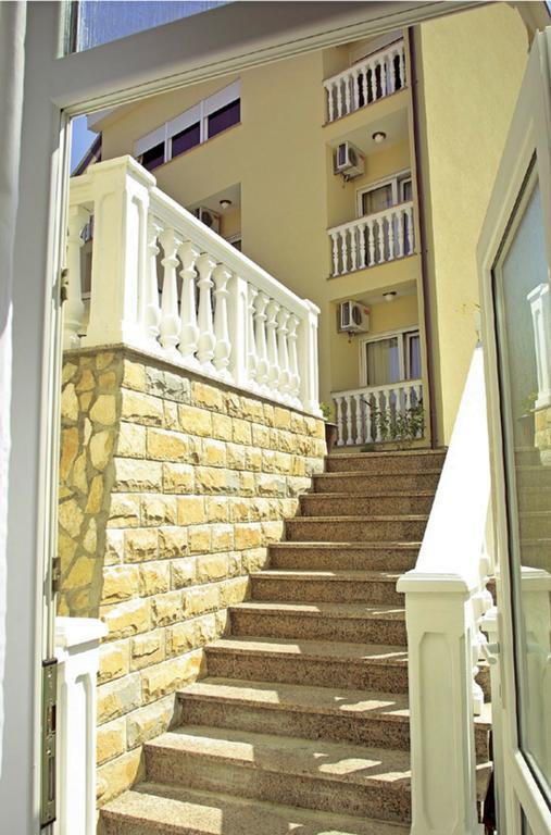Guesthouse Villa Adria Малинска Экстерьер фото