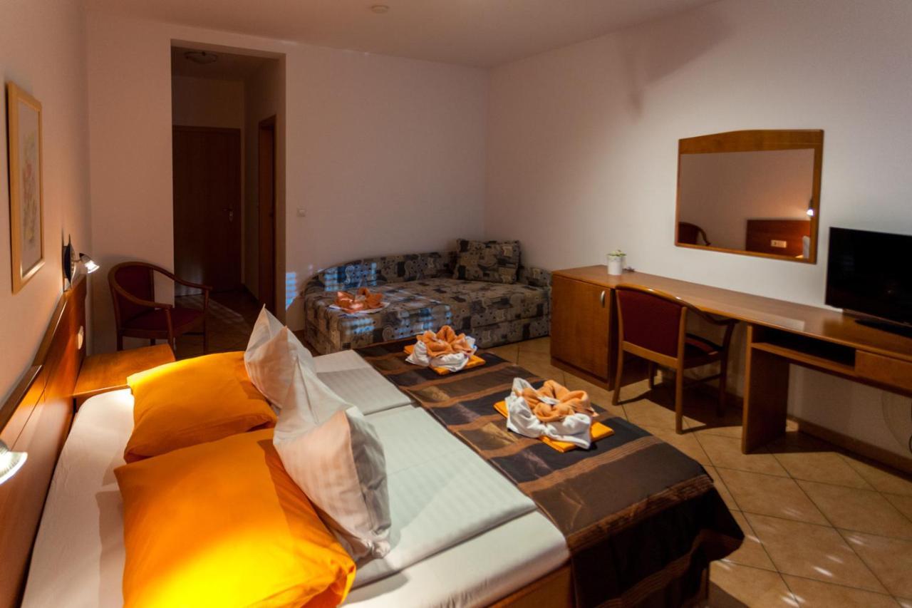 Guesthouse Villa Adria Малинска Экстерьер фото