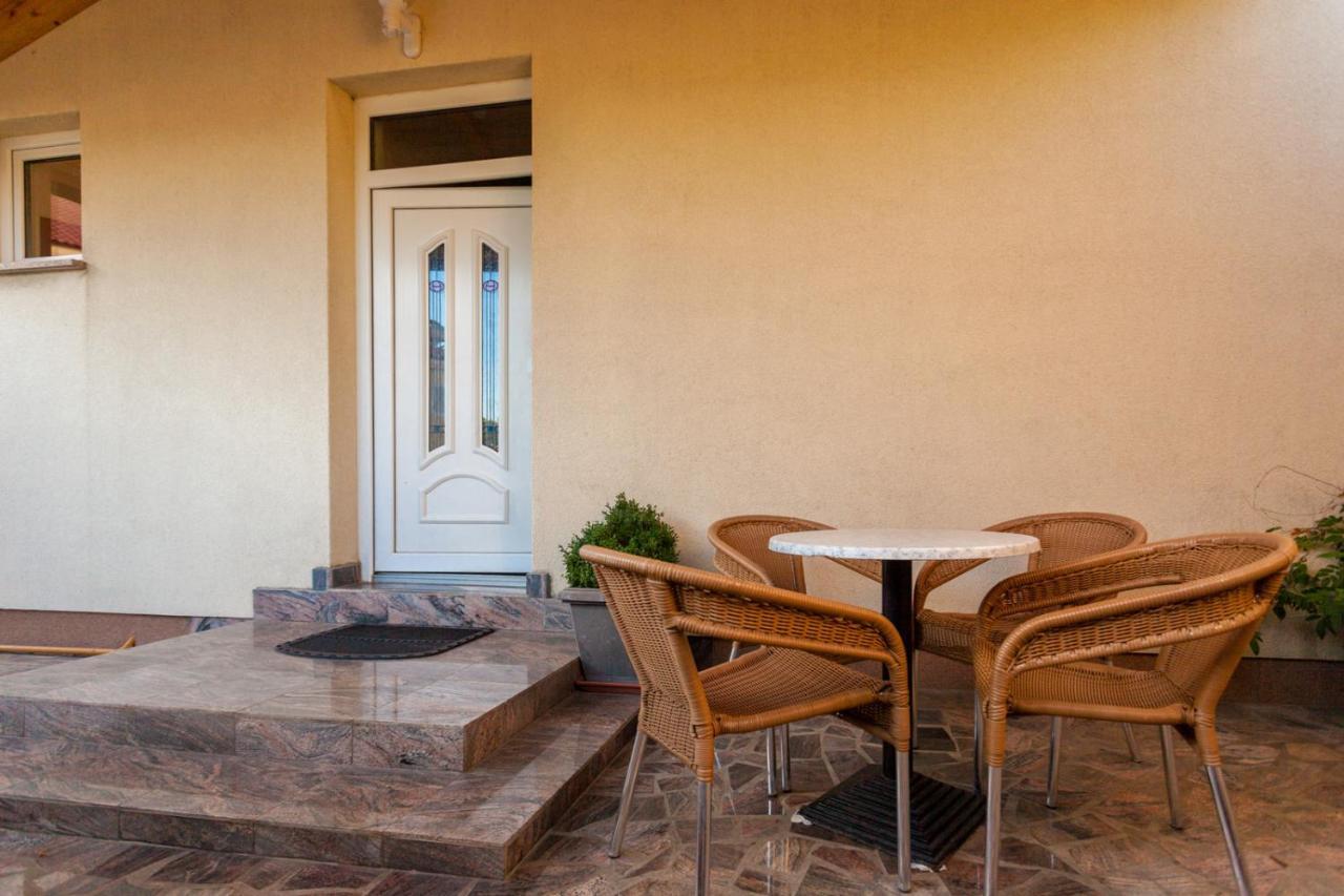 Guesthouse Villa Adria Малинска Экстерьер фото